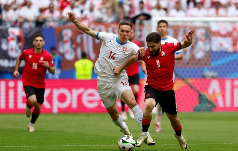 Hòa CH Czech, Georgia có điểm số đầu tiên ở Euro 2024- Ảnh 1. CH Czech và Georgia hòa nhau 1-1 ở Euro 2024 - Ảnh: REUTERS
