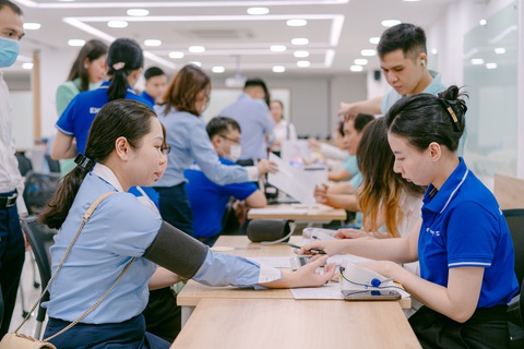 Eximbank tổ chức ngày hội hiến máu 'Kết nối cộng đồng, lan tỏa yêu thương'- Ảnh 4. Cán bộ nhân viên Eximbank đã đóng góp 200 đơn vị máu phục vụ cấp cứu và dự phòng cho người bệnh - Ảnh: Eximbank