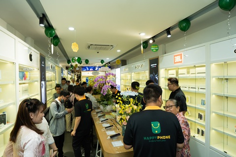 Happy Phone ra mắt cửa hàng đầu tiên cùng nhiều ưu đãi- Ảnh 3. Happy Phone ra mắt cửa hàng đầu tiên cùng nhiều ưu đãi- Ảnh 3.