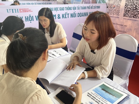 Bắt nhịp tương lai ngành giao thông: Nắm bắt cơ hội việc làm- Ảnh 2. Bắt nhịp tương lai ngành giao thông: Nắm bắt cơ hội việc làm- Ảnh 2.