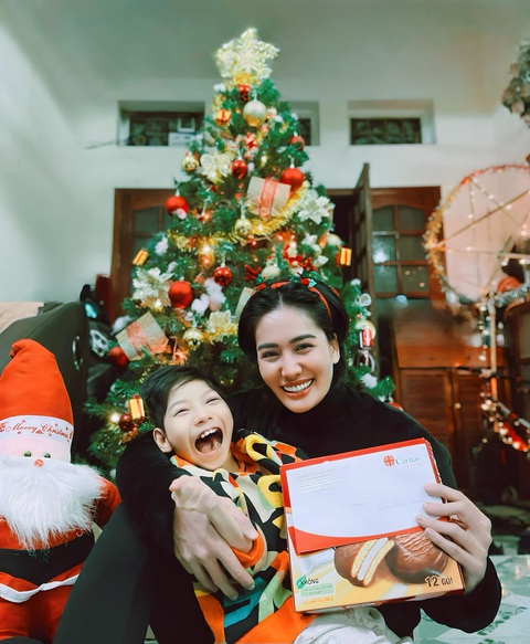 Minh Cúc đăng rất nhiều hình con trên trang cá nhân - Ảnh: FBNV Minh Cúc đăng rất nhiều hình con trên trang cá nhân, Mụ còn có một hội fan nữa - Ảnh: FBNV
