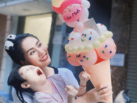 Hai mẹ con Minh Cúc - Tú Minh - Ảnh: FBNV Hai mẹ con Minh Cúc - Tú Minh - Ảnh: FBNV
