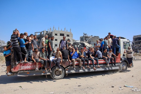 Xe chở thi thể người thiệt mạng sau vụ không kích ở Gaza City ngày 22-6 - Ảnh: AFP Xe chở thi thể người thiệt mạng sau vụ không kích ở Gaza City ngày 22-6 - Ảnh: AFP