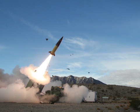 Mỹ cấp tên lửa ATACMS có tầm bấn 300 km cho Ukraine - Ảnh: Lockheed Martin Mỹ cấp tên lửa ATACMS có tầm bắn 300km cho Ukraine - Ảnh: Lockheed Martin
