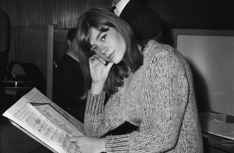 Lời chào những giai nhân Pháp- Ảnh 1. Françoise Hardy khi còn trẻ