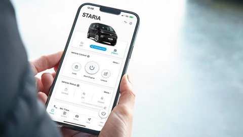 Hyundai Staria thêm trang bị, tăng giá nhưng mất tính năng an toàn quan trọng- Ảnh 3. Người dùng có thể quản lý Staria từ xa qua ứng dụng riêng Hyundai Bluelink - Ảnh: Hyundai