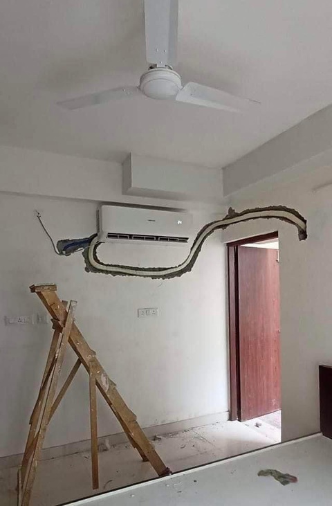 Ảnh vui 23-6: 'Đây là tôi mỗi khi bị điện thoại rớt vào mặt'- Ảnh 4. Một pha kiến tạo cồng kềnh.