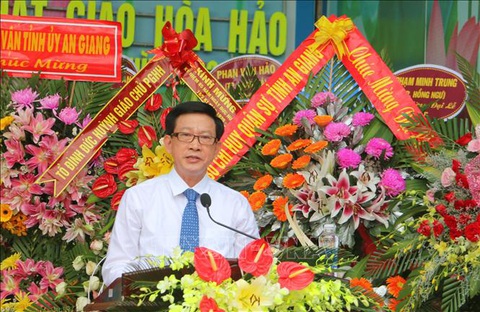 Phó Trưởng Ban Tôn giáo Chính phủ Nguyễn Ánh Chức phát biểu chúc mừng Đại lễ kỷ niệm 85 năm Ngày khai sáng đạo Phật giáo Hòa Hảo. Ảnh: Công Mạo-TTXVN Phó trưởng Ban Tôn giáo Chính phủ Nguyễn Ánh Chức phát biểu chúc mừng Đại lễ kỷ niệm 85 năm ngày khai sáng đạo Phật giáo Hòa Hảo - Ảnh: TTXVN