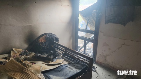 Cháy nhà trọ trong hẻm Đà Lạt, 3 anh em ruột tử vong- Ảnh 3. Căn phòng trọ bị cháy - Ảnh: M.V.