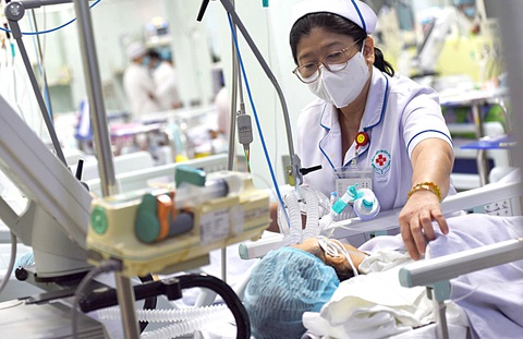 Không có thuốc giải độc, Bệnh viện Nhân dân 115 (TP.HCM) phải thay huyết tương để cứu bệnh nhân ngộ độc patê chay (ảnh chụp tháng 3-2021) - Ảnh: DUYÊN PHAN Không có thuốc giải độc, Bệnh viện Nhân dân 115 (TP.HCM) phải thay huyết tương để cứu bệnh nhân ngộ độc patê chay (ảnh chụp tháng 3-2021) - Ảnh: DUYÊN PHAN