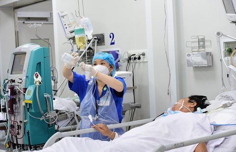 Bệnh nhân điều trị tại khoa bệnh nhiệt đới Bệnh viện Chợ Rẫy - Ảnh: DUYÊN PHAN Bệnh nhân điều trị tại khoa bệnh nhiệt đới Bệnh viện Chợ Rẫy - Ảnh: DUYÊN PHAN