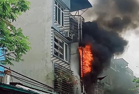Hiện trường vụ cháy nhà dân tại quận Hà Đông, Hà Nội sáng 13-5 làm 4 người thiệt mạng - Ảnh: ANH ĐÔ Hiện trường vụ cháy nhà dân tại quận Hà Đông, Hà Nội sáng 13-5 làm 4 người thiệt mạng - Ảnh: ANH ĐÔ