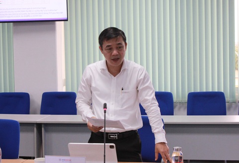 Nhiệt điện Phú Mỹ và Công ty EPS: đảm bảo sản xuất điện cả năm 2024- Ảnh 2. Ông Dương Thanh Dũng - giám đốc Công ty Nhiệt điện Phú Mỹ báo cáo tại cuộc họp