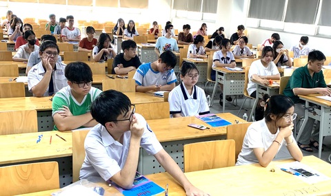 Số nguyện vọng đăng ký xét tuyển đánh giá năng lực tăng 13,5%- Ảnh 1. Thí sinh tham dự kỳ thi đánh giá năng lực do Đại học Quốc gia TP.HCM tổ chức năm 2024 - Ảnh: TRẦN HUỶNH