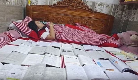 101 cách nạp kiến thức mùa thi của sĩ tử- Ảnh 6. Mùa này xem như... bỏ.