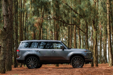 Lexus GX 550 ra mắt Việt Nam: Giá từ 6,2 tỉ, đại lý báo số lượng rất giới hạn- Ảnh 2. Lexus GX 550 ra mắt Việt Nam: Giá từ 6,2 tỉ, đại lý báo số lượng rất giới hạn- Ảnh 2.