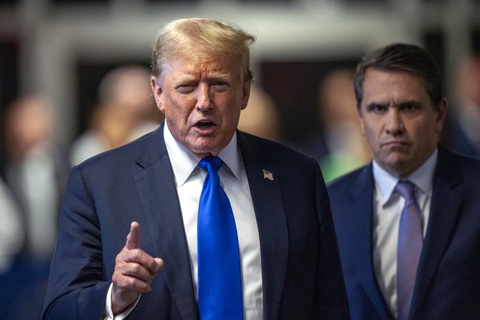 Các cố vấn đã trình bày cho cựu Tổng thống Mỹ Donald Trump kế hoạch nhằm kết thúc cuộc xung đột Nga - Ukraine - Ảnh: AFP Các cố vấn đã trình bày cho cựu tổng thống Mỹ Donald Trump kế hoạch nhằm kết thúc cuộc xung đột Nga - Ukraine - Ảnh: AFP