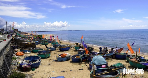 Bà Rịa - Vũng Tàu: Thành lập TP Phú Mỹ, sáp nhập hai huyện Long Điền và Đất Đỏ thành Long Đất- Ảnh 3. Một góc làng chài nổi tiếng ở thị trấn Phước Hải, huyện Đất Đỏ (sau này là huyện Long Đất), tỉnh Bà Rịa - Vũng Tàu - Ảnh: Đ.H.