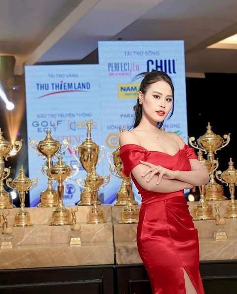 Vân Hà - người đẹp duyên dáng của các giải golf đẳng cấp- Ảnh 6. Vân Hà - người đẹp duyên dáng của các giải golf đẳng cấp- Ảnh 6.