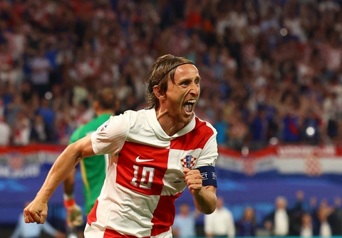 Modric lập kỷ lục cầu thủ lớn tuổi nhất ghi bàn tại Euro- Ảnh 1. Luka Modric trở thành cầu thủ lớn tuổi nhất ghi bàn trong lịch sử Euro - Ảnh: REUTERS
