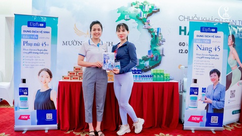 Gần 2.000 người tham gia Festival Yoga mùa hè 2024 lần II- Ảnh 4. Gần 2.000 người tham gia Festival Yoga mùa hè 2024 lần II- Ảnh 4.