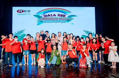 Nhiều chuyên gia kinh tế cố vấn trại hè tiếng Anh ‘Triệu phú tương lai’- Ảnh 5. Nhiều chuyên gia kinh tế cố vấn trại hè tiếng Anh ‘Triệu phú tương lai’- Ảnh 5.