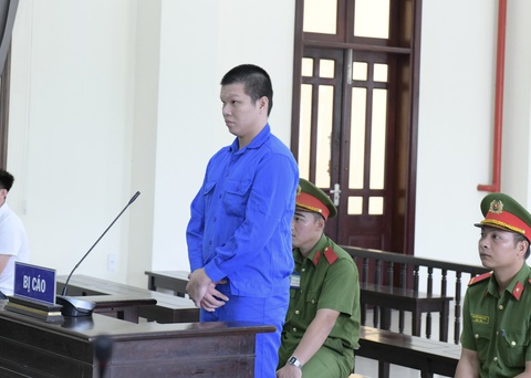 Thiếu nhiều người liên quan, hoãn phiên tòa xét xử vụ bắt cóc con của bạn thân để tống tiền- Ảnh 1. Sơn hầu tòa sau khi gây ra việc bắt cóc con của bạn thân để đòi tiền chuộc - Ảnh: AN LONG