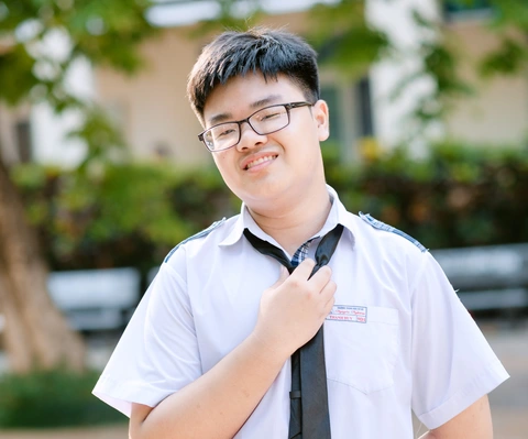 Thủ khoa Trường THPT chuyên Lê Khiết, Quảng Ngãi và giấc mơ làm bác sĩ- Ảnh 1. Võ Thành Huy, thủ khoa kỳ thi vào lớp 10 Trường THPT chuyên Lê Khiết, Quảng Ngãi - Ảnh: VĂN LỰC
