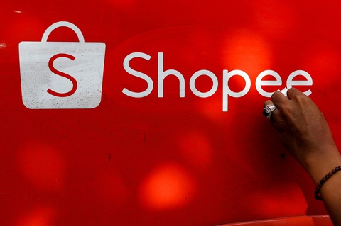 Ngoài Shopee, cơ quan chống độc quyền Indonesia cũng đang điều tra đơn vị địa phương của một nền tảng thương mại điện tử khác là Lazada - Ảnh: REUTERS Ngoài Shopee, Cơ quan chống độc quyền Indonesia cũng đang điều tra đơn vị địa phương của một nền tảng thương mại điện tử khác là Lazada - Ảnh: REUTERS