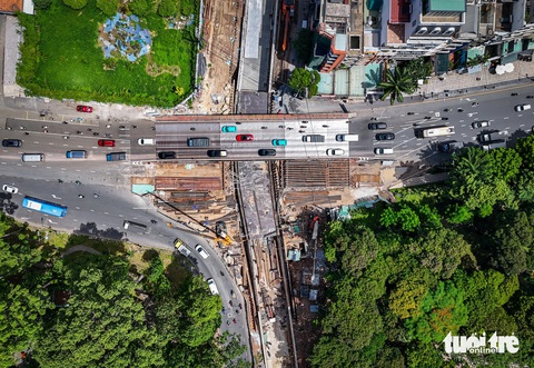 Hình ảnh 4 dự án cầu đường ‘chạy nước rút’ kết nối sân bay Tân Sơn Nhất- Ảnh 7. Riêng đoạn hầm chui Trần Quốc Hoàn và Phan Thúc Duyện đã xong 80% - Ảnh: CHÂU TUẤN