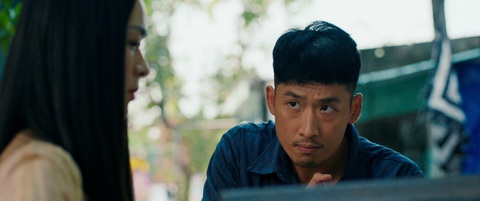 Diệp Bảo Ngọc hóa ma nữ, bầm dập vì phải kiếm tiền cho Tuấn Trần trong 'Làm giàu với ma'- Ảnh 12. Xem ra kèo với ma này không dễ xơi như Lanh tưởng