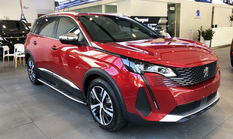 Tin tức giá xe: Peugeot 5008 giảm hơn trăm triệu ở đại lý, xuống chung nhóm SUV 7 chỗ dưới 1 tỉ- Ảnh 1. Có nơi đang bán Peugeot 5008 với 990 triệu đồng - Ảnh: Đại lý Peugeot