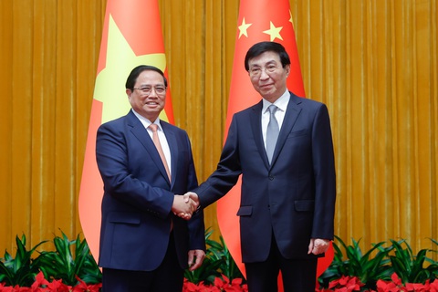 Việt Nam - Trung Quốc nghiên cứu thí điểm khu hợp tác kinh tế qua biên giới- Ảnh 3. Thủ tướng Phạm Minh Chính hội kiến Chủ tịch Chính hiệp toàn quốc Trung Quốc Vương Hộ Ninh - Ảnh: ĐOÀN BẮC