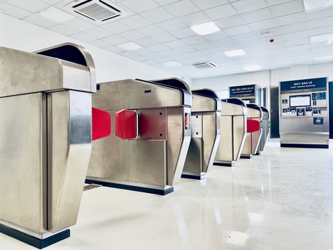 Phát hành 600.000 thẻ đi metro số 1 thời gian đầu chạy thương mại- Ảnh 4. Khu vực soát vé metro số 1 - Ảnh: MAUR