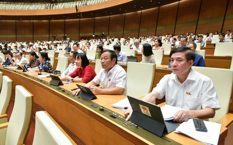 Quốc hội 'chốt' cấm tuyệt đối nồng độ cồn với tài xế- Ảnh 3. Các đại biểu tham gia biểu quyết - Ảnh: Media Quốc hội