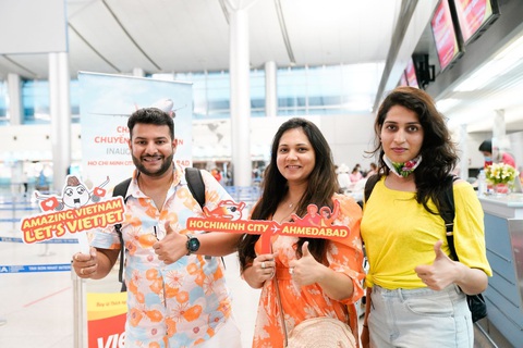 Top 50 công ty niêm yết tốt nhất của Forbes gọi tên Vietjet- Ảnh 2. Vietjet là đơn vị tiên phong kết nối Việt Nam với thế giới qua các mạng đường bay được hãng mở liên tục để thu hút du khách trong và ngoài nước
