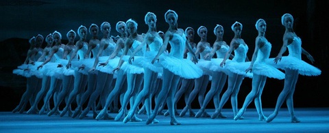 Các nghệ sĩ nhà hát Bolshoi biểu diễn vở ballet Hồ thiên nga - Ảnh: Nhà hát Bolshoi Các nghệ sĩ Nhà hát Bolshoi biểu diễn vở ballet Hồ thiên nga - Ảnh: Nhà hát Bolshoi