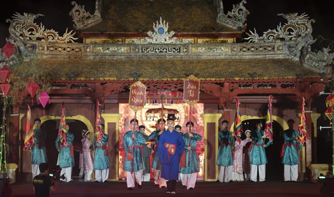 Chương trình biểu diễn Áo dài Việt Nam với Hanbok Hàn Quốc được dàn dựng bởi nghệ sĩ trẻ đến từ Huế - Ảnh: BTC Chương trình biểu diễn Áo dài Việt Nam với hanbok Hàn Quốc được dàn dựng bởi nghệ sĩ trẻ đến từ Huế - Ảnh: BTC