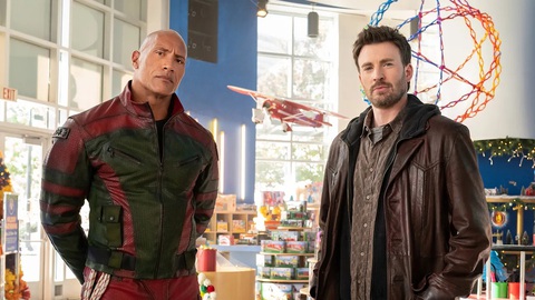 The Rock và Chris Evans trong Red One - Ảnh: MGM Studios The Rock và Chris Evans trong Red One - Ảnh: MGM Studios
