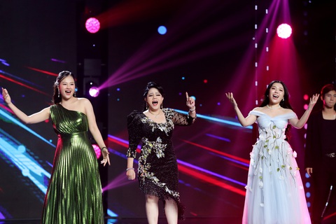 Đặc sắc và hài hước, đội producer Tuấn Mario đăng quang 'Thách thức giới hạn 2024'- Ảnh 1. Ca sĩ Hà Thúy Anh, danh ca Ngọc Ánh và Nguyễn Kiều Oanh.