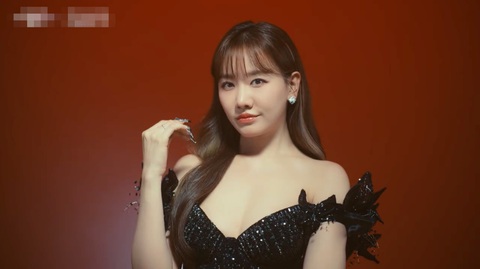 Hari Won làm giám khảo show vũ đạo nhận bão phản ứng- Ảnh 2. So với Diệp Lâm Anh, Hari Won bị nhận xét không đủ chuyên môn để chấm thi