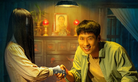 Tuấn Trần, Diệp Bảo Ngọc trong phim Làm giàu với ma - Ảnh: ĐPCC Tuấn Trần, Diệp Bảo Ngọc trong phim Làm giàu với ma - Ảnh: ĐPCC