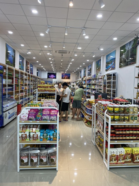 Chuỗi cửa hàng Nguyên Hương chuyên cung cấp đặc sản đảo ngọc- Ảnh 4. Cửa hàng đặc sản Phú Quốc Nguyên Hương cung cấp đầy đủ các sản phẩm đặc trưng của Phú Quốc