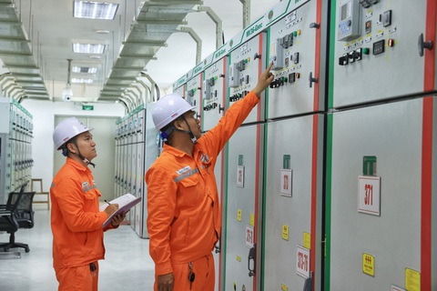 Kiểm tra thông số vận hành tại TBA (3).jpg Kiểm tra thông số vận hành tại TBA