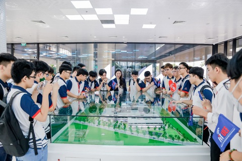Học bổng 100% dành cho 2k6 khi xét tuyển vào UEF- Ảnh 3. Học bổng 100% dành cho 2k6 khi xét tuyển vào UEF- Ảnh 3.