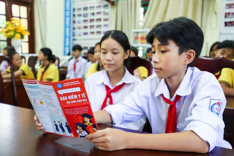 Hướng dẫn phụ huynh tra cứu thẻ bảo hiểm y tế và đăng ký tài khoản VssID-BHXH số cho con - Ảnh 1. Hướng dẫn phụ huynh tra cứu thẻ bảo hiểm y tế và đăng ký tài khoản VssID-BHXH số cho con - Ảnh 1.