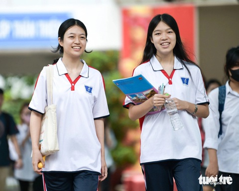 Thí sinh hoàn thành các môn thi tại điểm thi trường THCS Phan Chu Trinh, Ba Đình, Hà Nội - Ảnh: NAM TRẦN Thí sinh hoàn thành các môn thi tại điểm thi Trường THCS Phan Chu Trinh, Ba Đình, Hà Nội - Ảnh: NAM TRẦN
