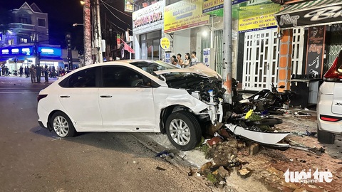 'Xe điên' tông chết người ở Vũng Tàu: Nữ tài xế có độ cồn kịch khung- Ảnh 1. Hiện trường xe