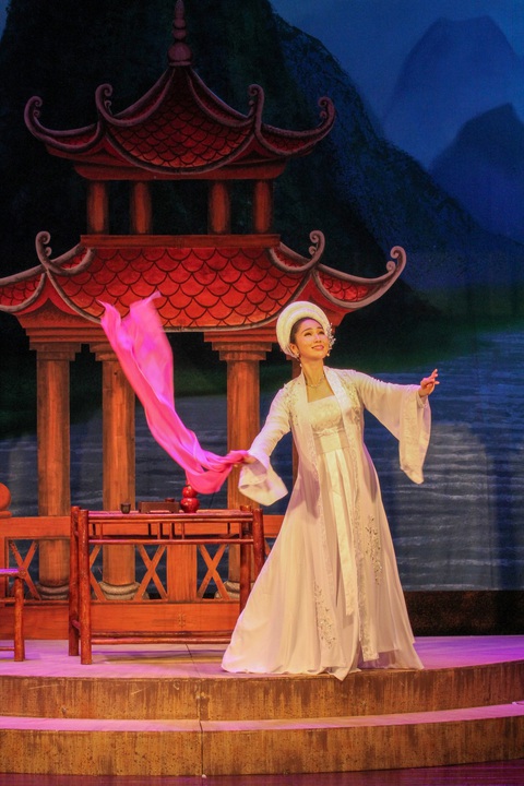 'Hoa hậu cải lương' Như Huỳnh đón tin vui sau 3 tháng nhận danh hiệu NSƯT- Ảnh 1. NSƯT Như Huỳnh hóa thân thành nhân vật Nguyễn Thị Niên trong vở diễn
