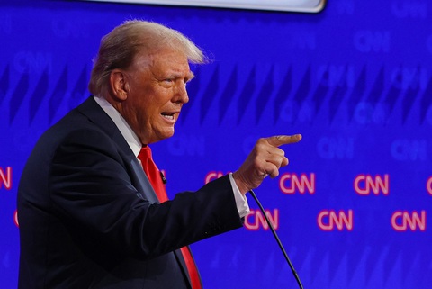 Ông Trump phát biểu nhiều thời lượng hơn đối thủ Biden - Ảnh: REUTERS Ông Trump phát biểu nhiều thời lượng hơn đối thủ Biden - Ảnh: REUTERS